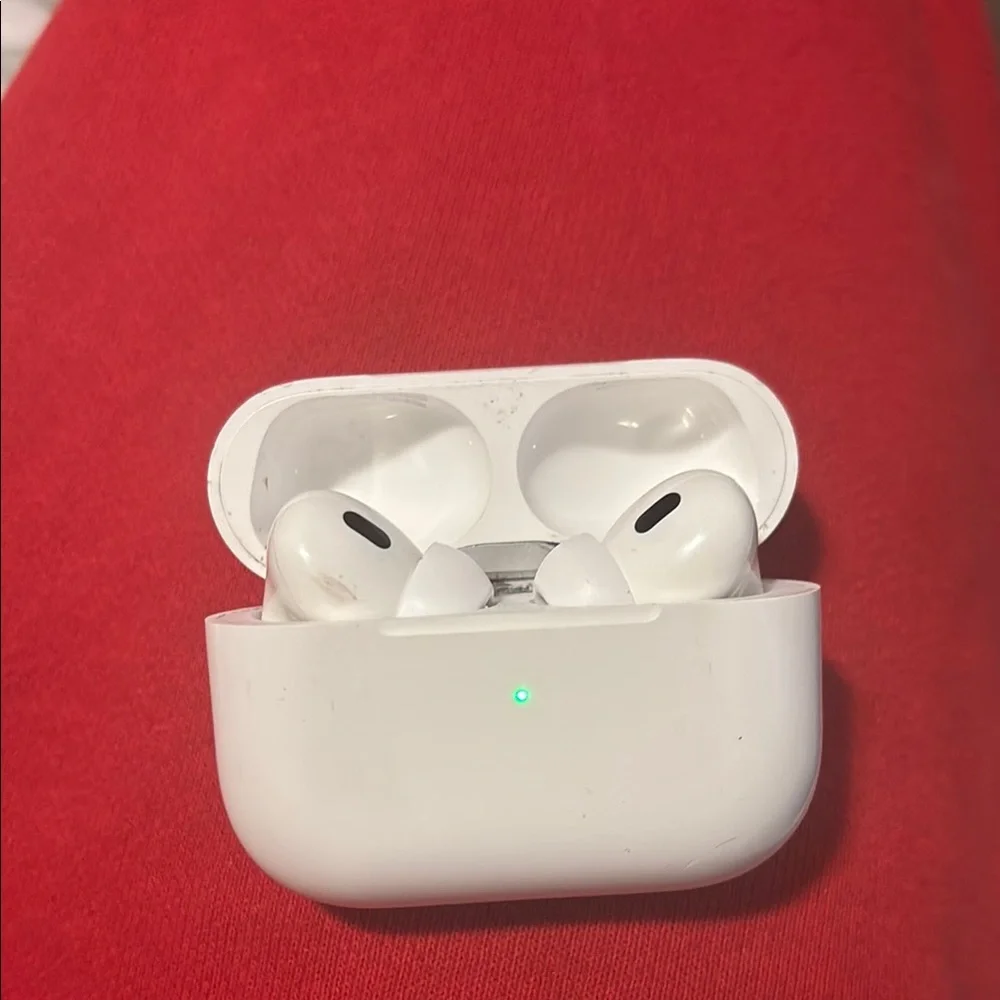 White Wireless Earbuds Case AirPods